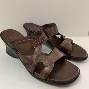 Munro Bronze Metallic Crisscross Strappy Sandal